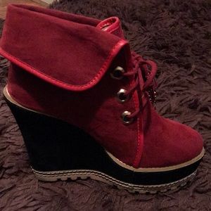 Women’s wedge booties slightly worn